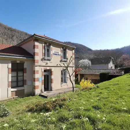 Chaleureux 6 Pers Avec Cour Privée En Bord De Rivière Près De Langeac - Fr-1-582-11 Hébergement de vacances