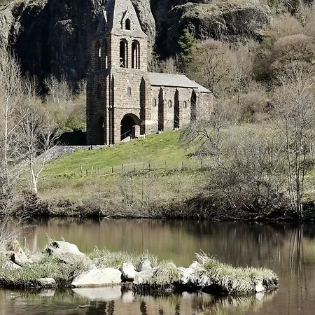 Chaleureux 6 Pers Avec Cour Privée En Bord De Rivière Près De Langeac - Fr-1-582-11 Hébergement de vacances