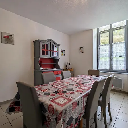 Chaleureux 6 Pers Avec Cour Privee En Bord De Riviere Pres De Langeac - Fr-1-582-11 Casa de Férias