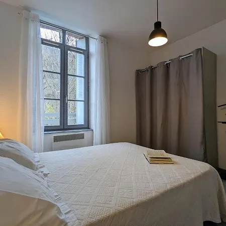 Chaleureux 6 Pers Avec Cour Privee En Bord De Riviere Pres De Langeac - Fr-1-582-11 *