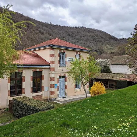 Chaleureux 6 Pers Avec Cour Privee En Bord De Riviere Pres De Langeac Landhuis *