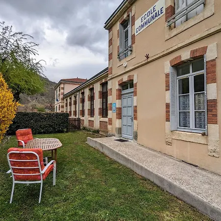Chaleureux 6 Pers Avec Cour Privee En Bord De Riviere Pres De Langeac - Fr-1-582-11