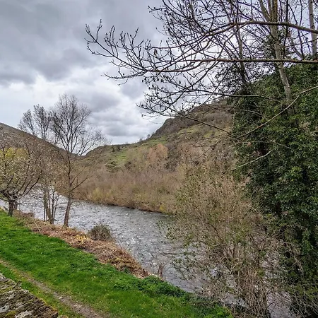 Chaleureux 6 Pers Avec Cour Privee En Bord De Riviere Pres De Langeac - Fr-1-582-11 Casa de Férias Saint-Julien-Des-Chazes