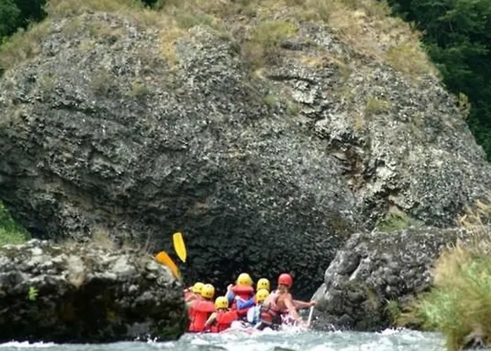 Chaleureux 6 Pers Avec Cour Privee En Bord De Riviere Pres De Langeac - Fr-1-582-11 Tatil Evi Saint-Julien-Des-Chazes