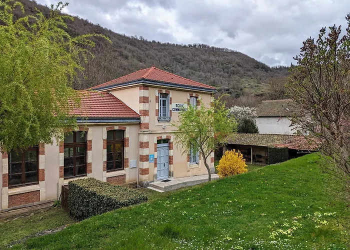 Chaleureux 6 Pers Avec Cour Privee En Bord De Riviere Pres De Langeac - Fr-1-582-11 Tatil Evi *